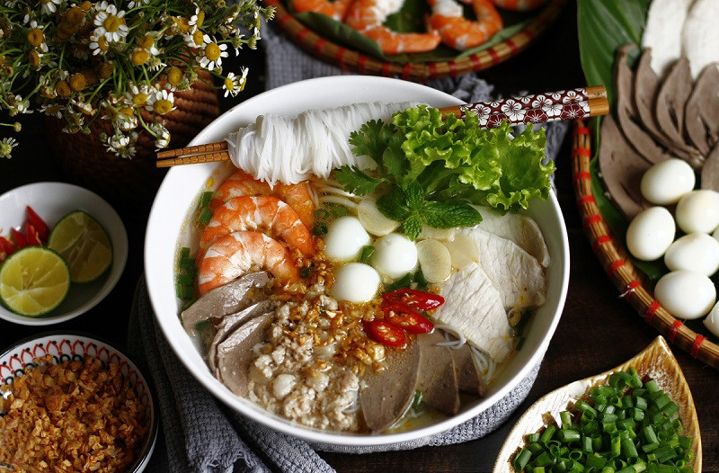 Tô hủ tiếu Nam Vang đầy đủ topping hấp dẫn